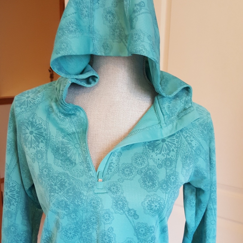 Ladies pull over, casual shirt.